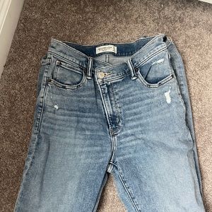 Abercrombie and fitch criss cross jean